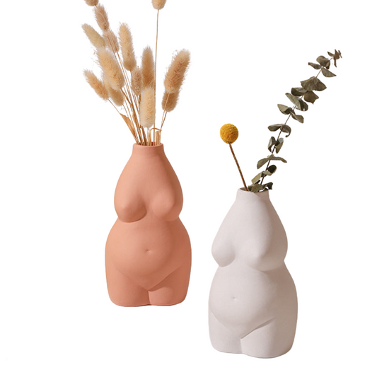 This Femme Flower Vase - Terracotta from Earth to Daisy is perfect for the modern plant mom in her indoor jungle! #plantsmakepeoplehappy