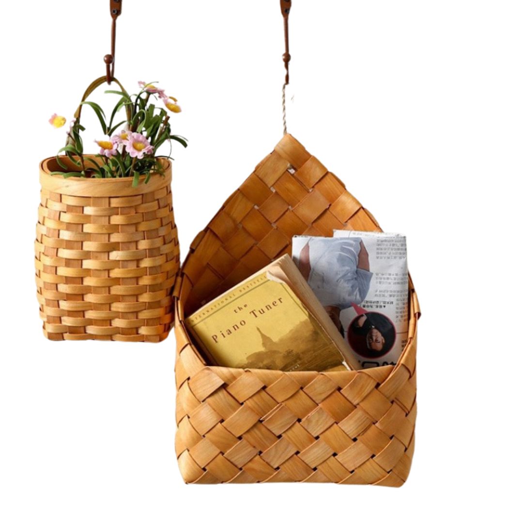 This Hanging Envelope Basket from Earth to Daisy is perfect for the modern plant mom in her indoor jungle! #plantsmakepeoplehappy