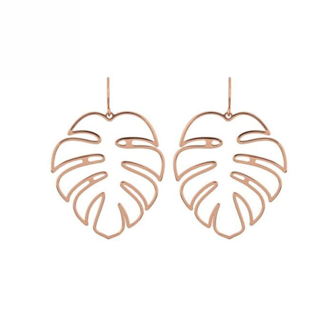 This Boho Monstera Earrings from Earth to Daisy is perfect for the modern plant mom in her indoor jungle! #plantsmakepeoplehappy
