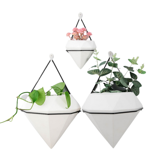 This A Gem Wall Pocket from Earth to Daisy is perfect for the modern plant mom in her indoor jungle! #plantsmakepeoplehappy