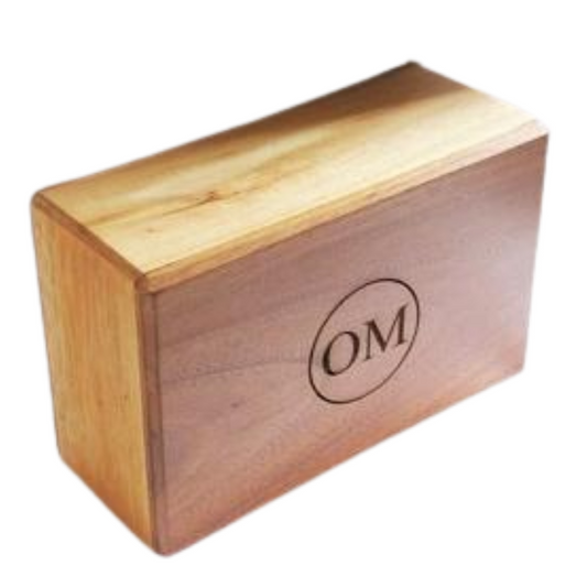 This OMSutra Yoga Block - OMSutra Bamboo/Teak Block from Earth to Daisy is perfect for the modern plant mom in her indoor jungle! #plantsmakepeoplehappy