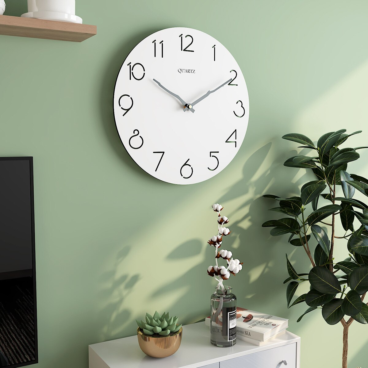 This Amber Wooden Clock from Earth to Daisy is perfect for the modern plant mom in her indoor jungle! #plantsmakepeoplehappy