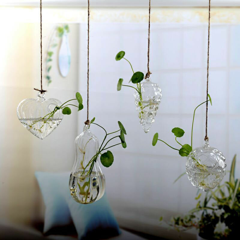 This Suzy Hanging Prop Spot from Earth to Daisy is perfect for the modern plant mom in her indoor jungle! #plantsmakepeoplehappy