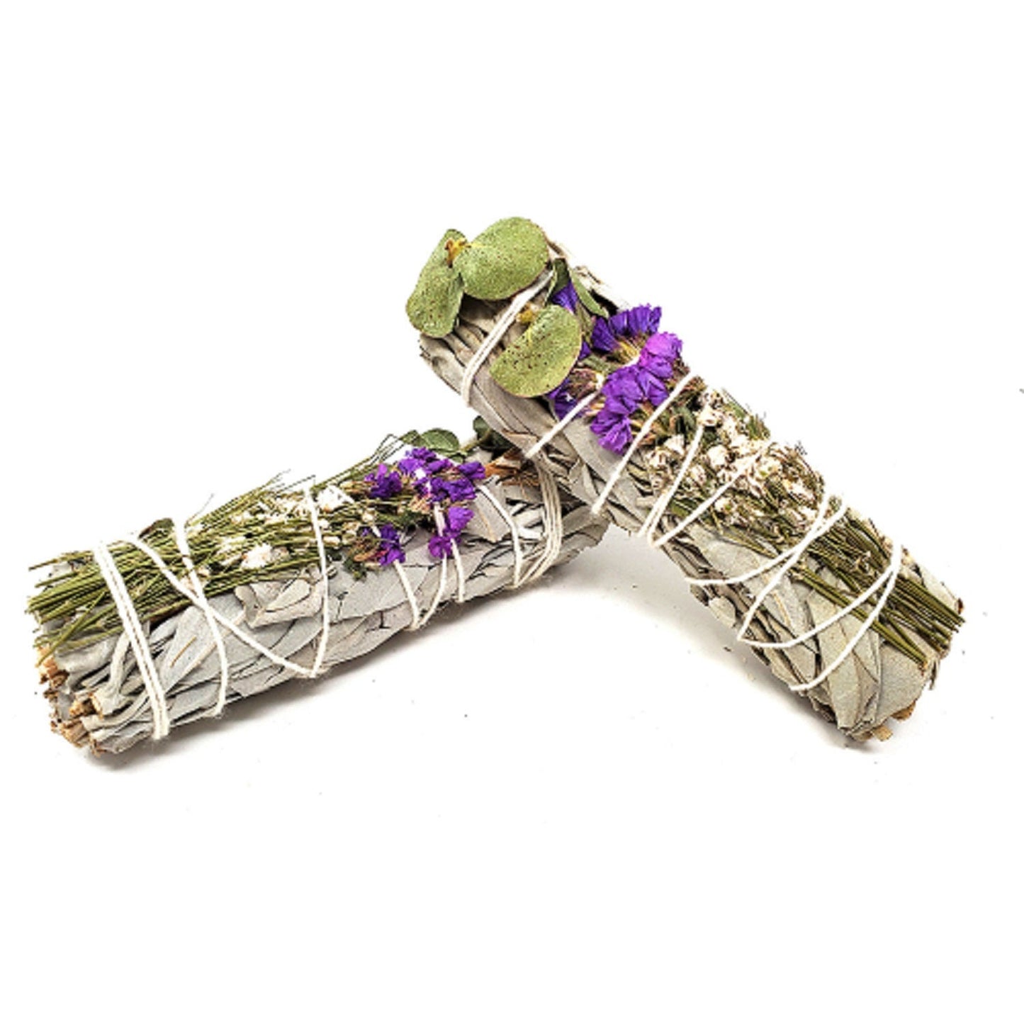 This Home Fragrance Floral Sage -White Sage, Eucalyptus, Purple Sinuata & Lavender 4"- 1 Piece from Earth to Daisy is perfect for the modern plant mom in her indoor jungle! #plantsmakepeoplehappy