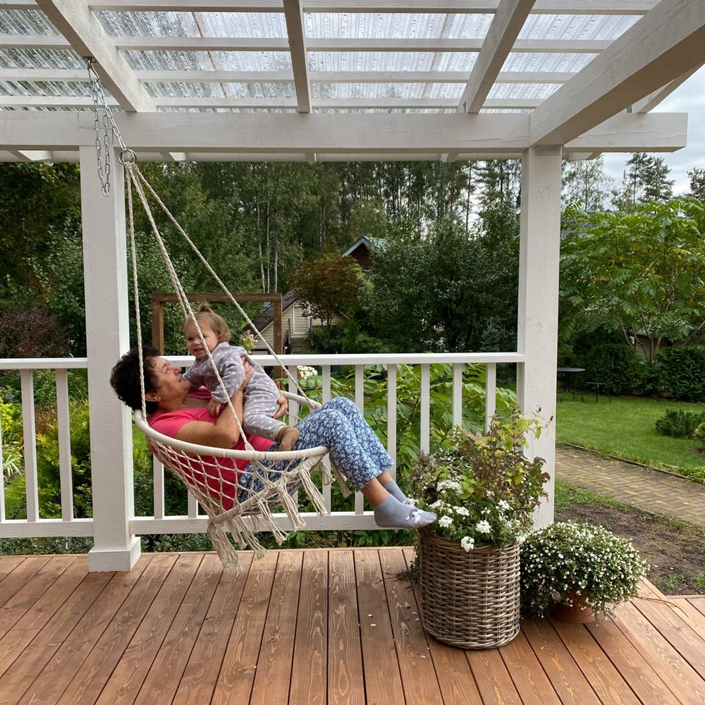 This Hanging Chair Anchor Kit from Earth to Daisy is perfect for the modern plant mom in her indoor jungle! #plantsmakepeoplehappy